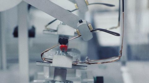 EssilorLuxottica acquires Automation & Robotics, advancing high-performance solutions in ophthalmic manufacturing