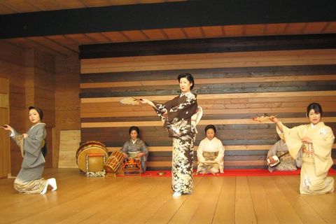 Meet a Geisha in HAKONE with Dance Show Meet a Geisha in HAKONE with Dance Show