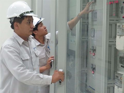 Demand for mid-level, top managers rises