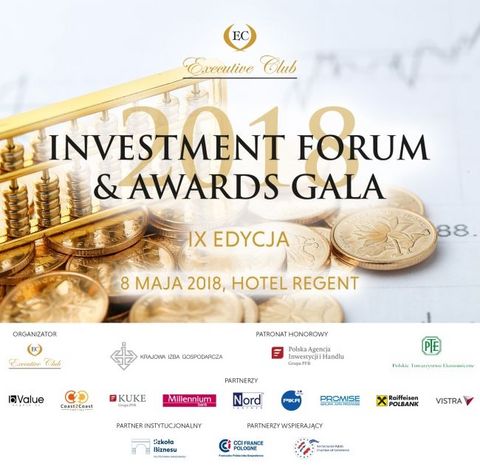 Doctor using tablet computer