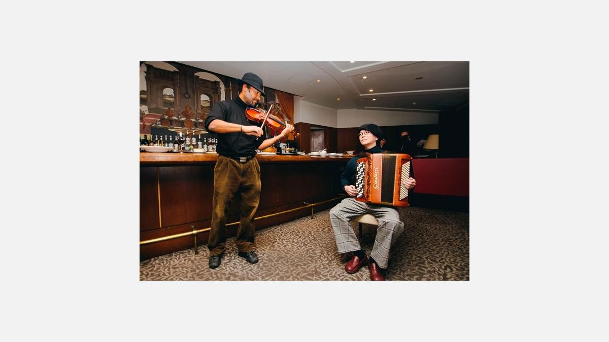 ...ont proposé des reprises de chansons françaises en duo.