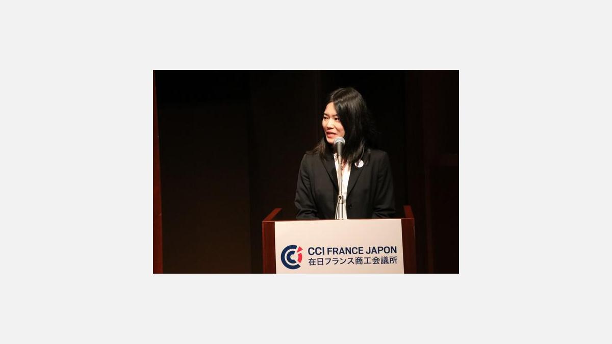 Yui Watanabe, responsable commerciale