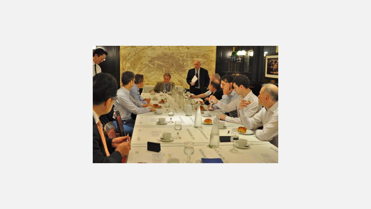 M. Philippe Dalpayrat et les participants