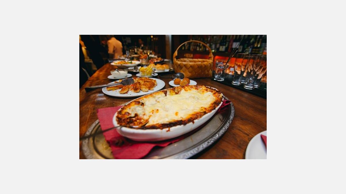 Un buffet a été préparé spécialement pour l'occasion.