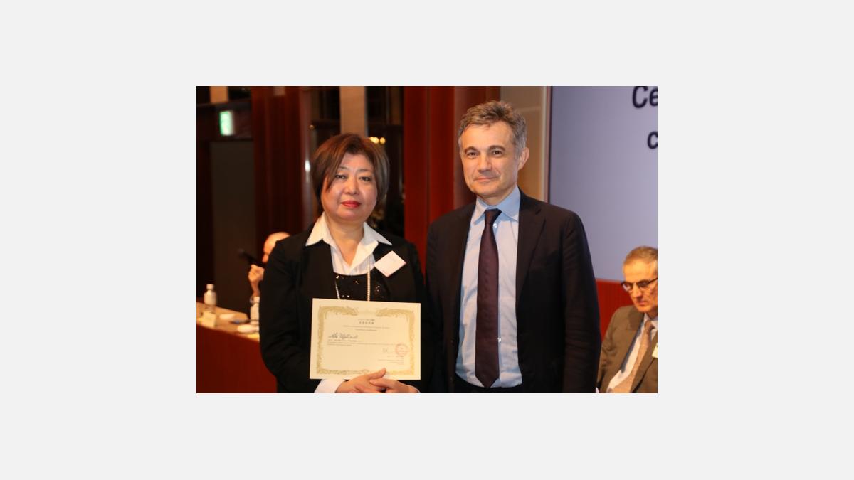 Remise de certificat d'adhésion pour les nouveaux membres Remise de certificat d'adhésion pour les nouveaux membres