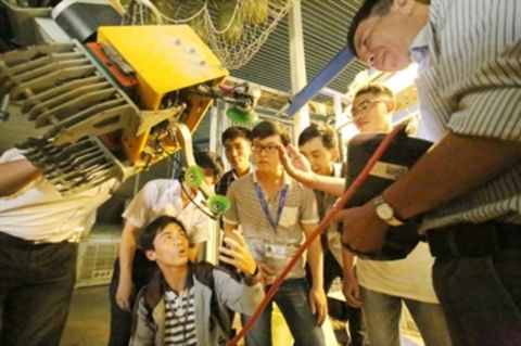 80 % IT jobs require experienced candidates