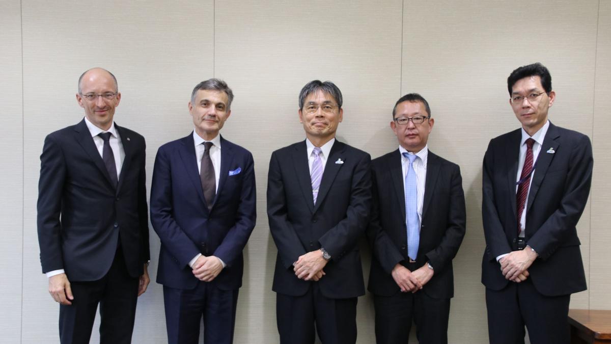 Nicolas Bonnardel, directeur général, et Armel Cahierre, président de la CCI France Japon en compagnie d'Atsuhito Sadakari, Maire adjoint de la ville de Fukuoka