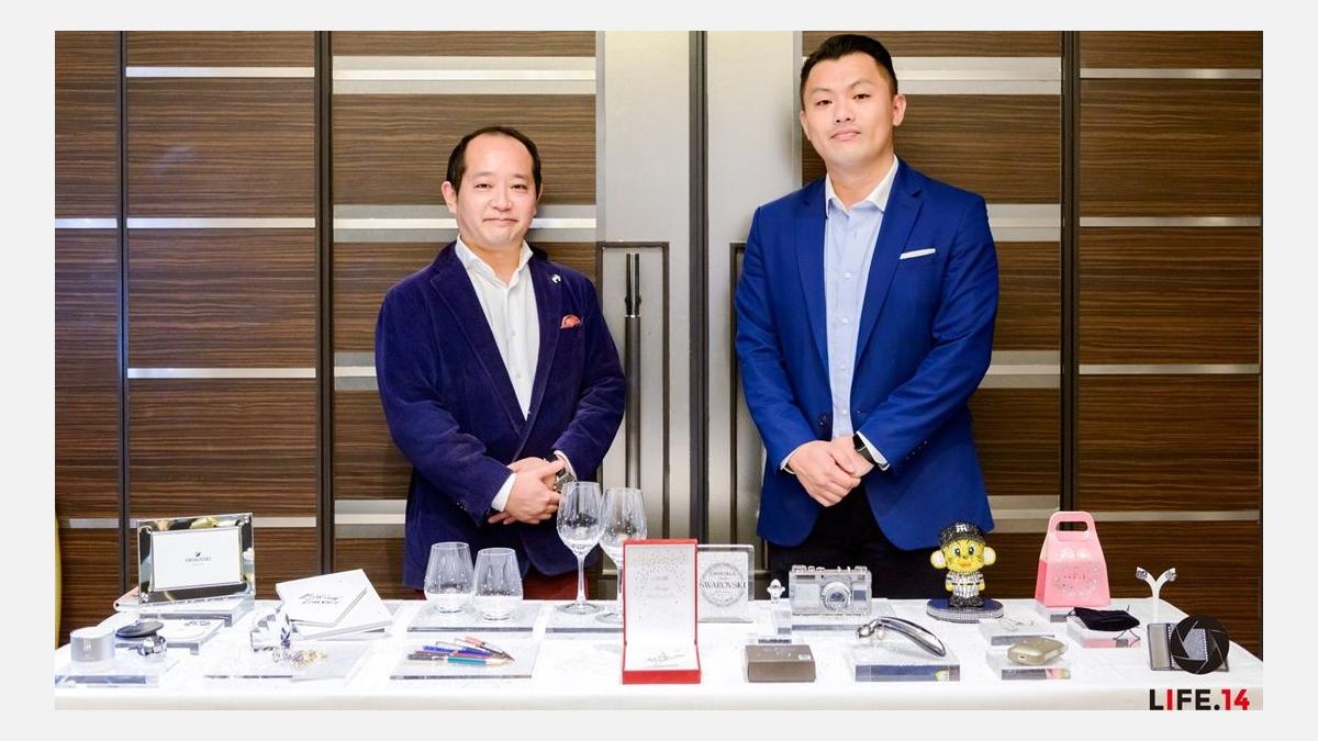 スワロフスキー スワロフスキー