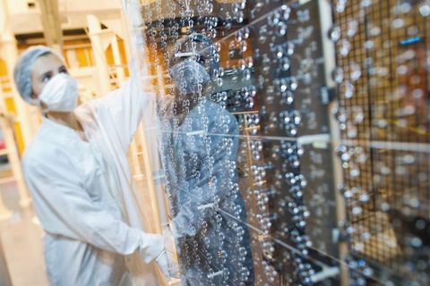 La chaine de production OneWeb La chaine de production OneWeb