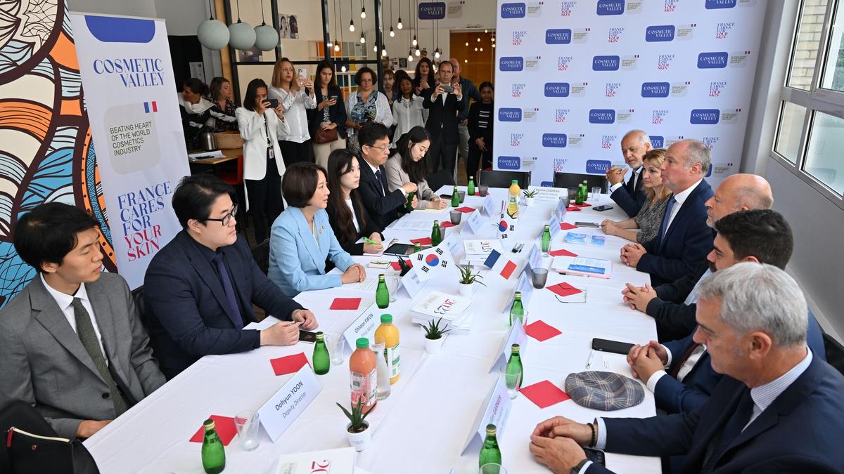 Meeting at Chartres - Beauty Hub from Cosmetic Valley and South korean Minister of Startups and SMEs