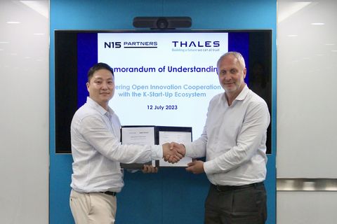 왼쪽부터 엔피프틴파트너스 허제 대표, 탈레스 코리아 CEO 샌디 질리오 (엔피프틴파트너스 제공) 왼쪽부터 엔피프틴파트너스 허제 대표, 탈레스 코리아 CEO 샌디 질리오 (엔피프틴파트너스 제공)