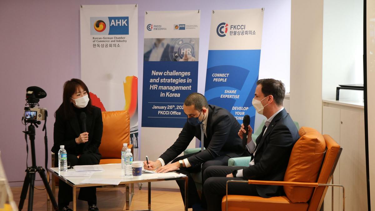 2 Roundtable Speakers and the Moderator