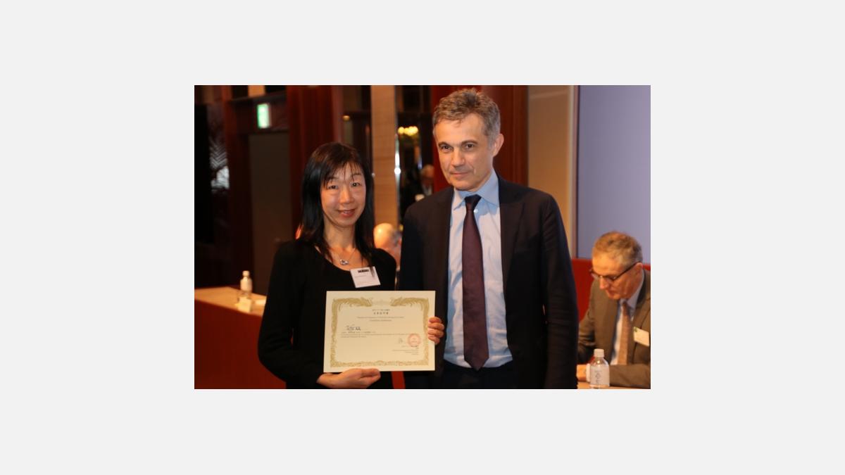 Remise de certificat d'adhésion pour les nouveaux membres Remise de certificat d'adhésion pour les nouveaux membres