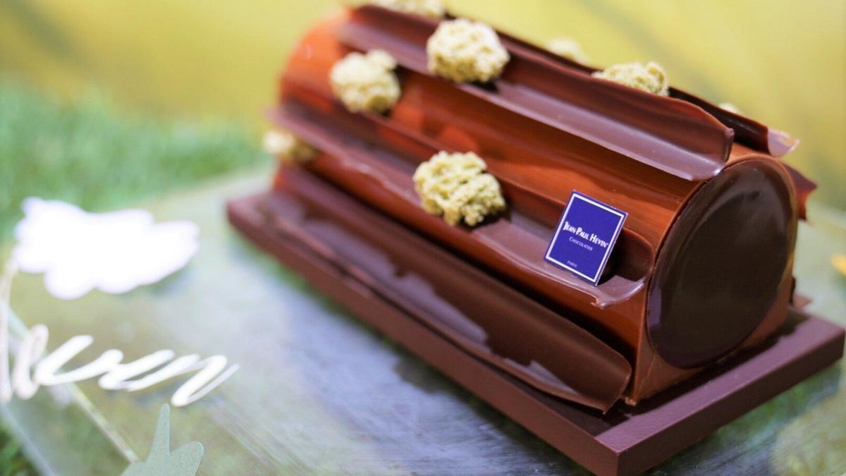 樹皮をショコラで表現した「ビュッシュリケン」 樹皮をショコラで表現した「ビュッシュリケン」