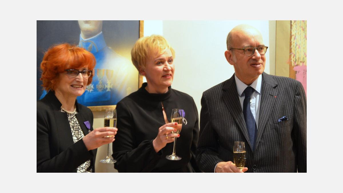 ffa700ff697bd7b9-3d480