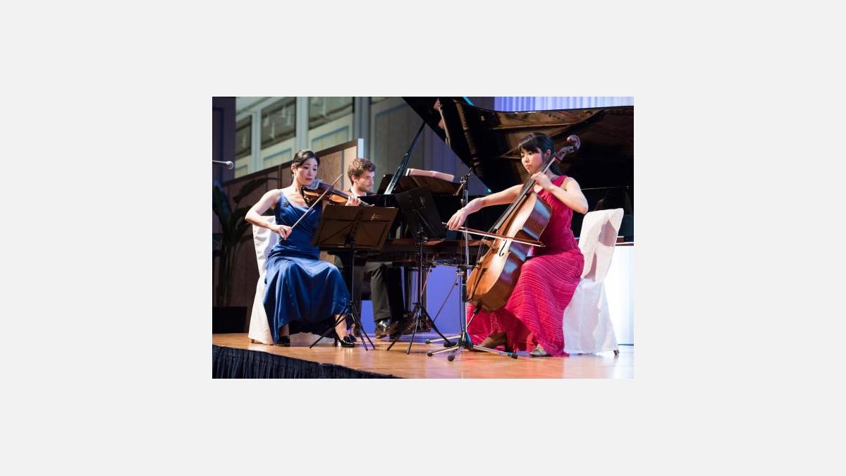 M. Rodolphe Lospied, Mme Kaori Oyama et Mme Mari Ishihara