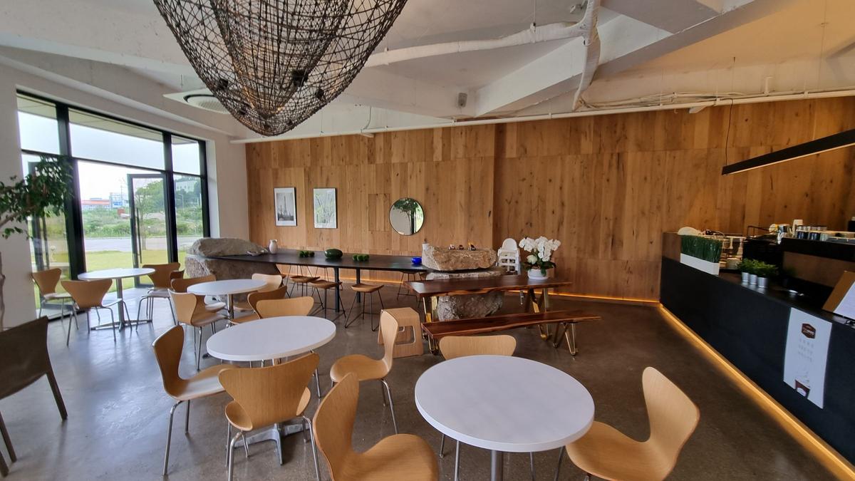 Ouverture de SpaceDol Café au cœur d'un écrin de verdure Ouverture de SpaceDol Café au cœur d'un écrin de verdure