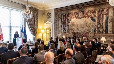 Ambassadors-Brief-the-French-Chamber