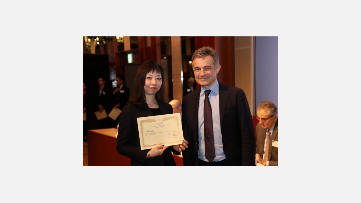 Remise de certificat d'adhésion pour les nouveaux membres Remise de certificat d'adhésion pour les nouveaux membres