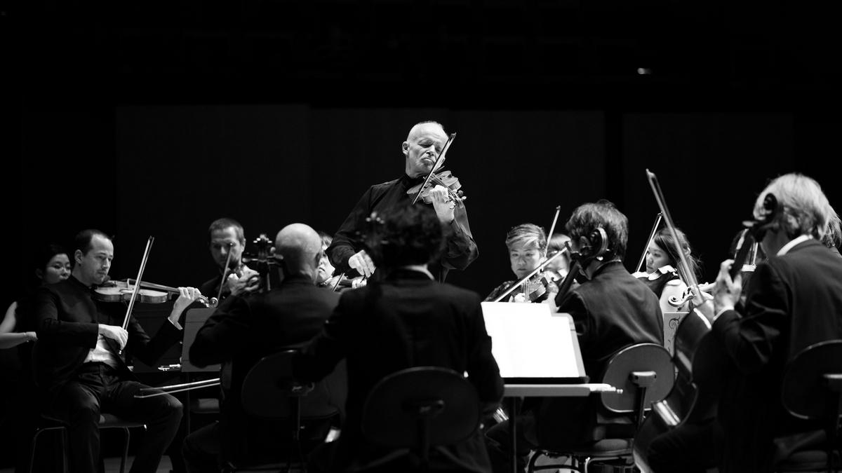 L'orchestre national Auvergne with Thomas Zehetmair L'orchestre national Auvergne with Thomas Zehetmair