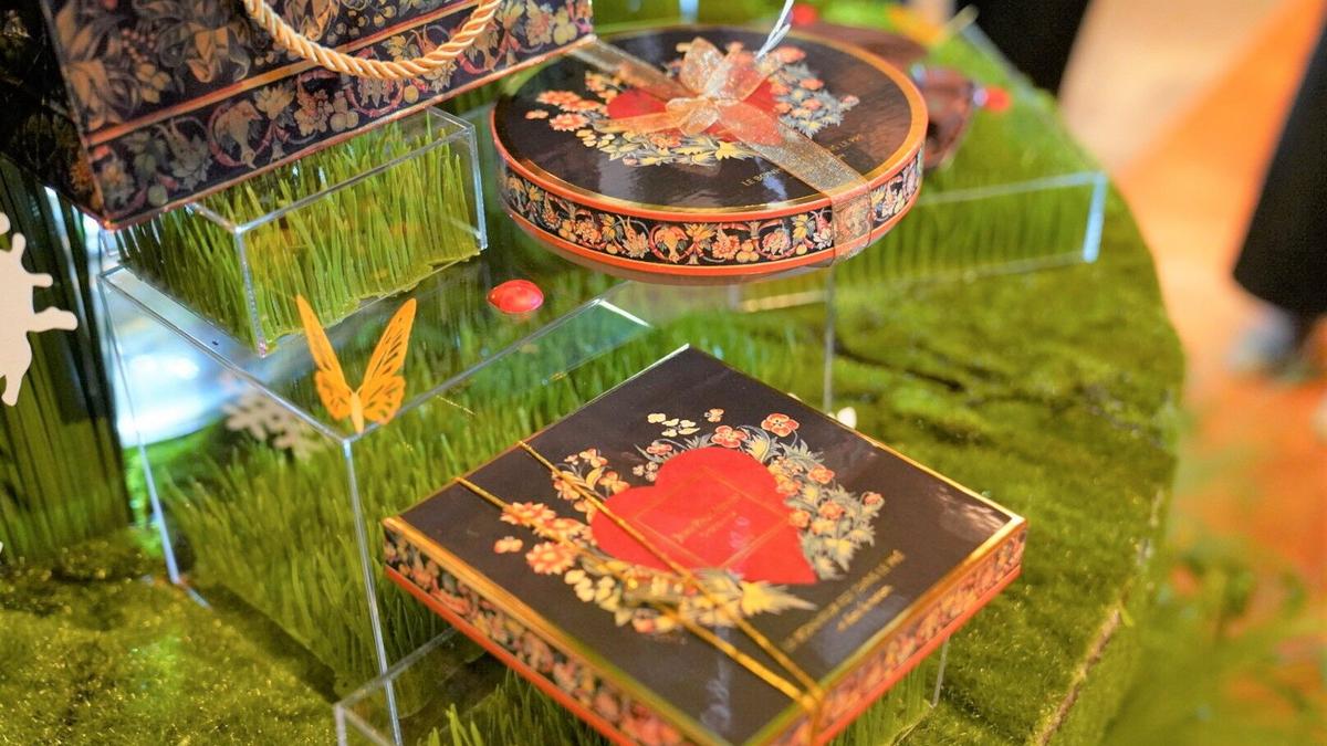 ミルフルール(千花)模様に着想を得た「フロラ」シリーズ ミルフルール(千花)模様に着想を得た「フロラ」シリーズ