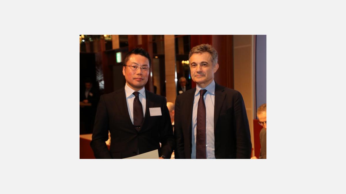 Remise de certificat d'adhésion pour les nouveaux membres Remise de certificat d'adhésion pour les nouveaux membres