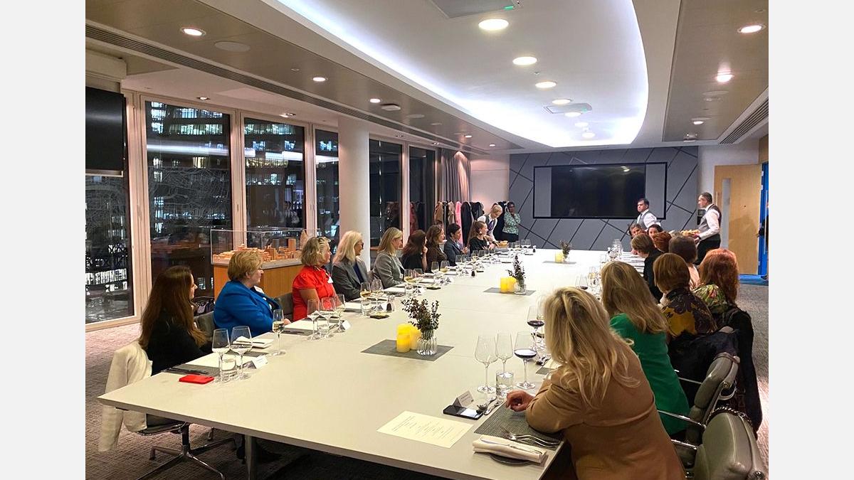 Women's Business Club dinner with Laura Citron