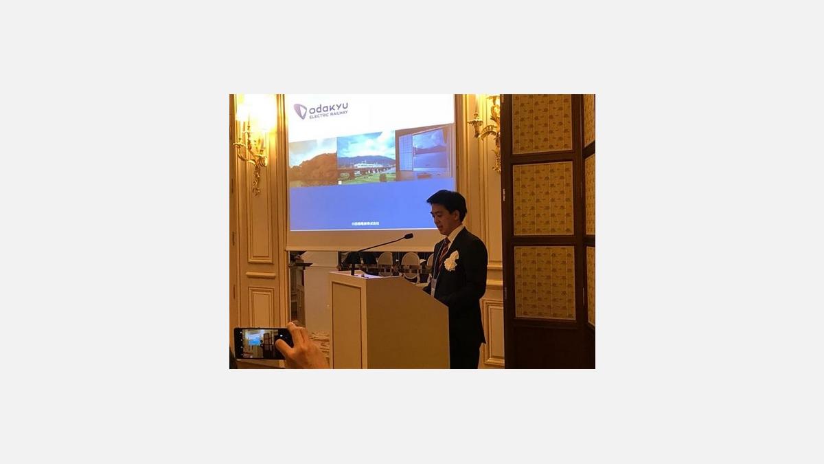 Lors de l'ouverture du bureau de représentation de Paris