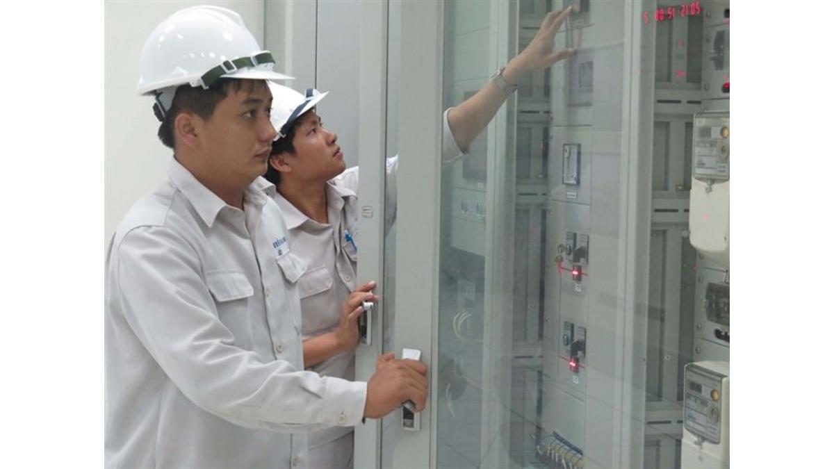 Demand for mid-level, top managers rises