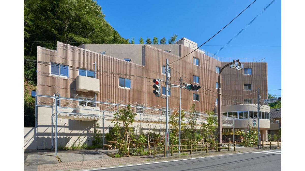 京王電鉄株式会社が高尾山の麓に活動ホテル「タカオネ」をオープン