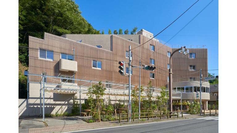 京王電鉄株式会社が高尾山の麓に活動ホテル「タカオネ」をオープン