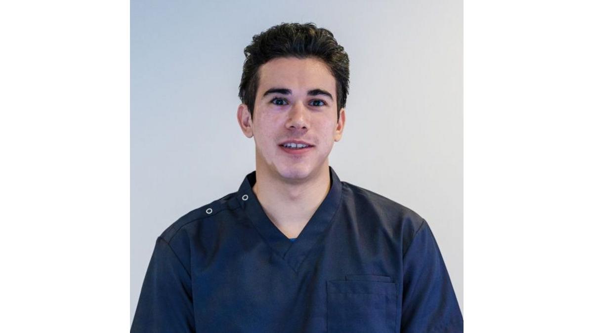 小島・ベレ・セバスチャン オステオパシー施術師