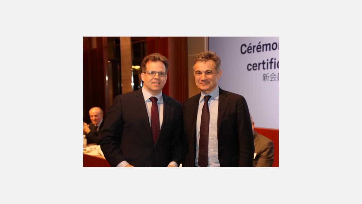 Remise de certificat d'adhésion pour les nouveaux membres