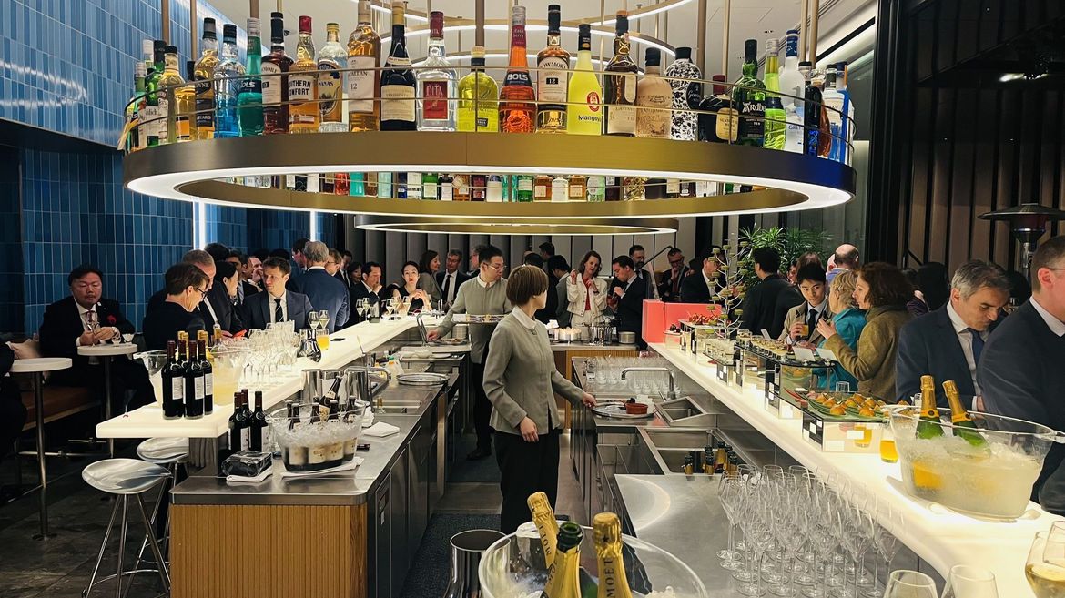 WET BAR & DECK, W Osaka Hotel