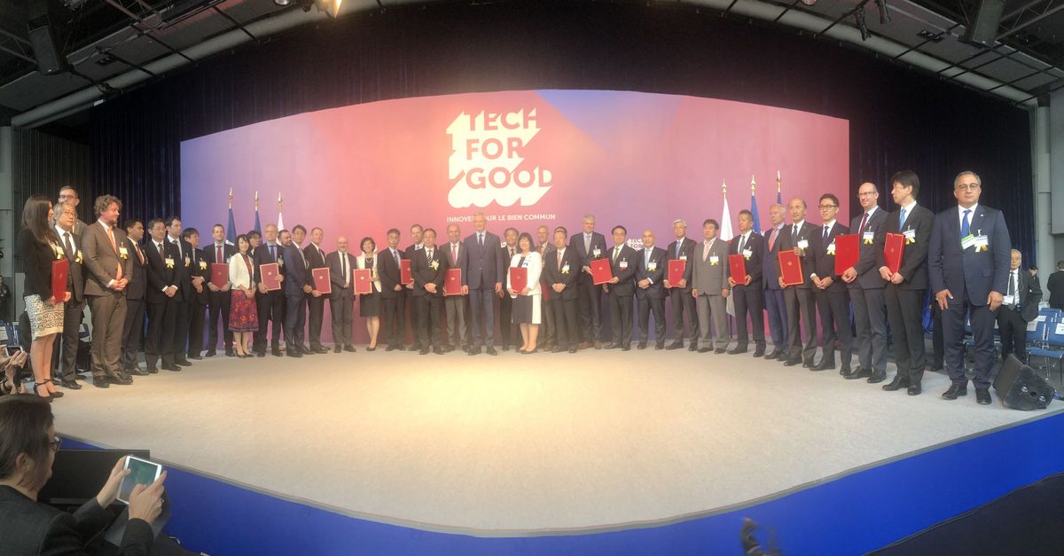 協定に署名した関係企業の方々