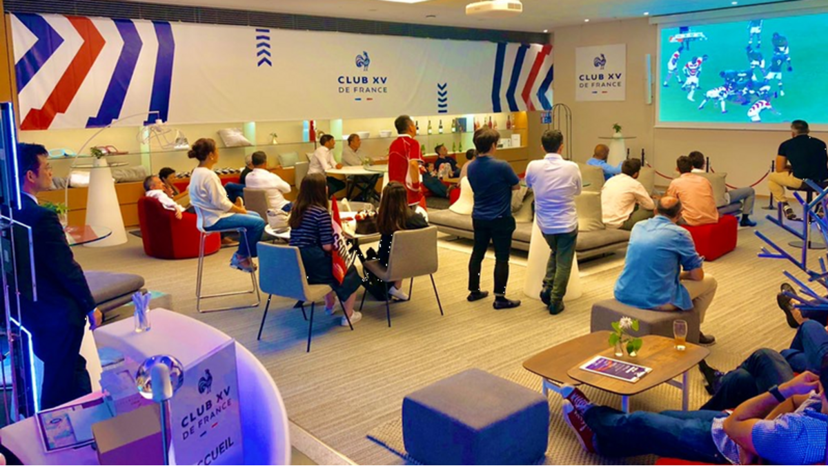 Passez une soirée au Club XV de France