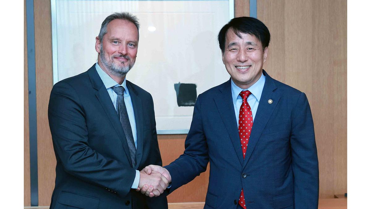 Airbus and South Korea eye joint efforts in fighter jet and satellite development Airbus and South Korea eye joint efforts in fighter jet and satellite development