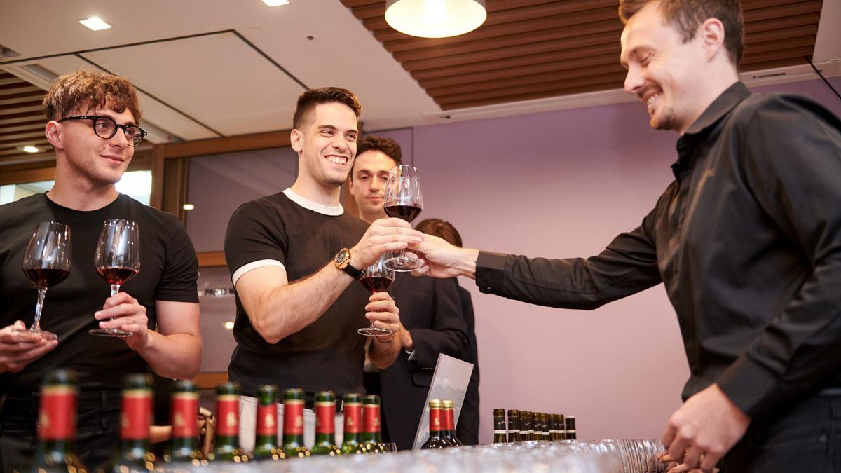 [Translate to Coréen:] Wine tasting, Wine, Red Wine, Les Grands Chais De France,  Networking, French Wine , MAsterclass, France, Korea, multicultiral