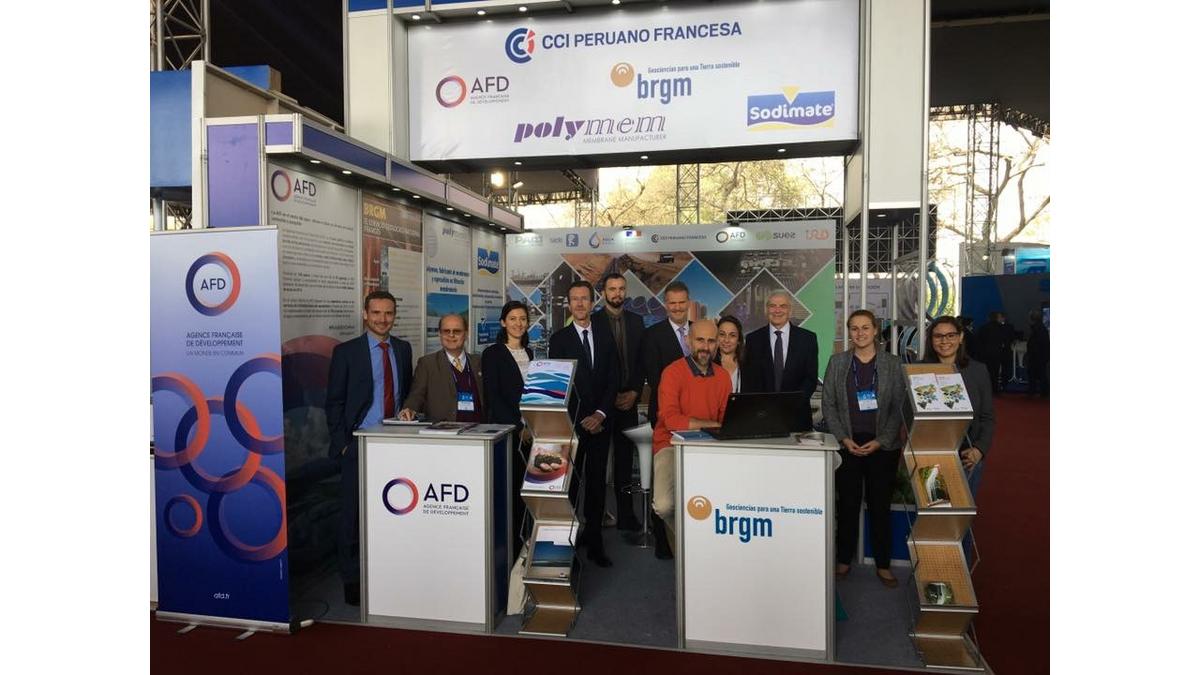 L'Ambassadeur de France sur le stand de la CCIPF