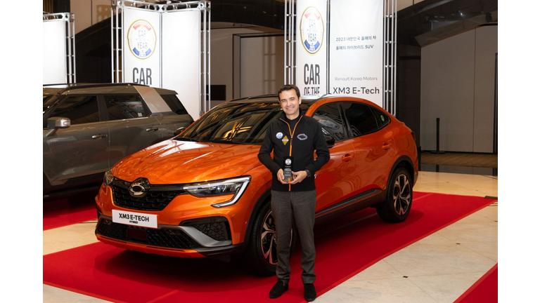 Renault Korea CEO Stephane Deblaise poses at the Car of the Year award ceremony hosted by the Korea Automotive Journalists Association at a Seoul hotel, Thursday. (Renault Korea Motors)
