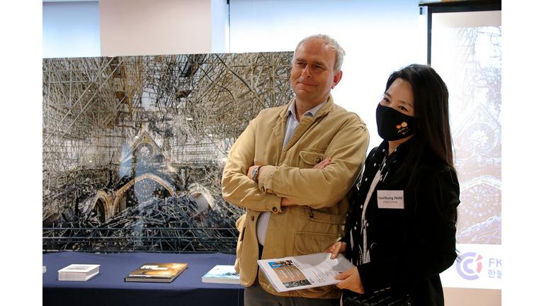 Throwback on 30 years of wandering the world: FKCCI members meet with famous photo-reporter