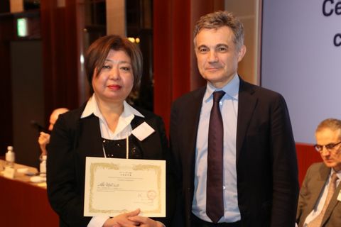 Remise de certificat d'adhésion pour les nouveaux membres Remise de certificat d'adhésion pour les nouveaux membres