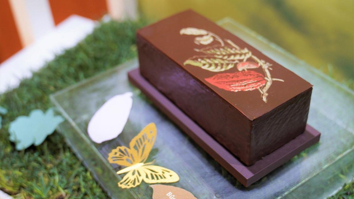 植物標本をモチーフにした「ビュッシュエルビエ」