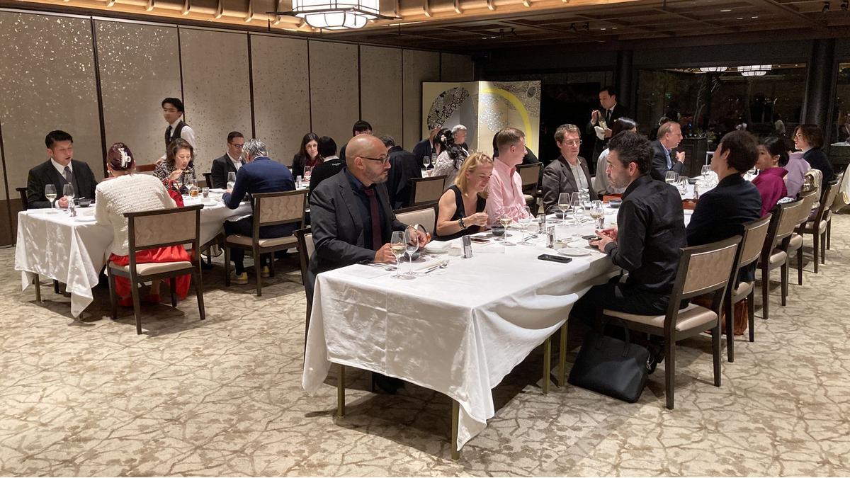 平安神宮にて、関西デスクの年末ディナー 平安神宮にて、関西デスクの年末ディナー