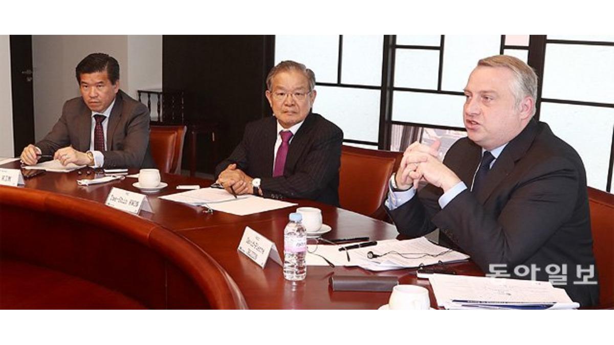 The Covid-19 post-crisis: round table organized by the Donga-Ilbo between the FKI, AMCHAM and the FKCCI The Covid-19 post-crisis: round table organized by the Donga-Ilbo between the FKI, AMCHAM and the FKCCI