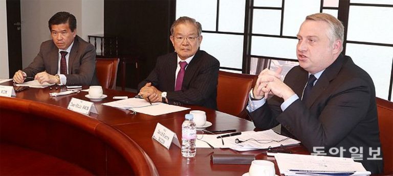 The Covid-19 post-crisis: round table organized by the Donga-Ilbo between the FKI, AMCHAM and the FKCCI