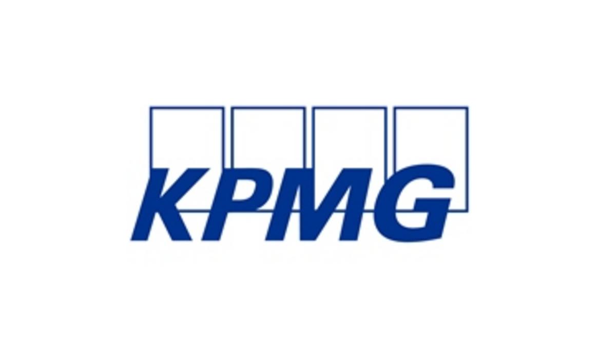 KPMG_Logo+Strap_LC_TM