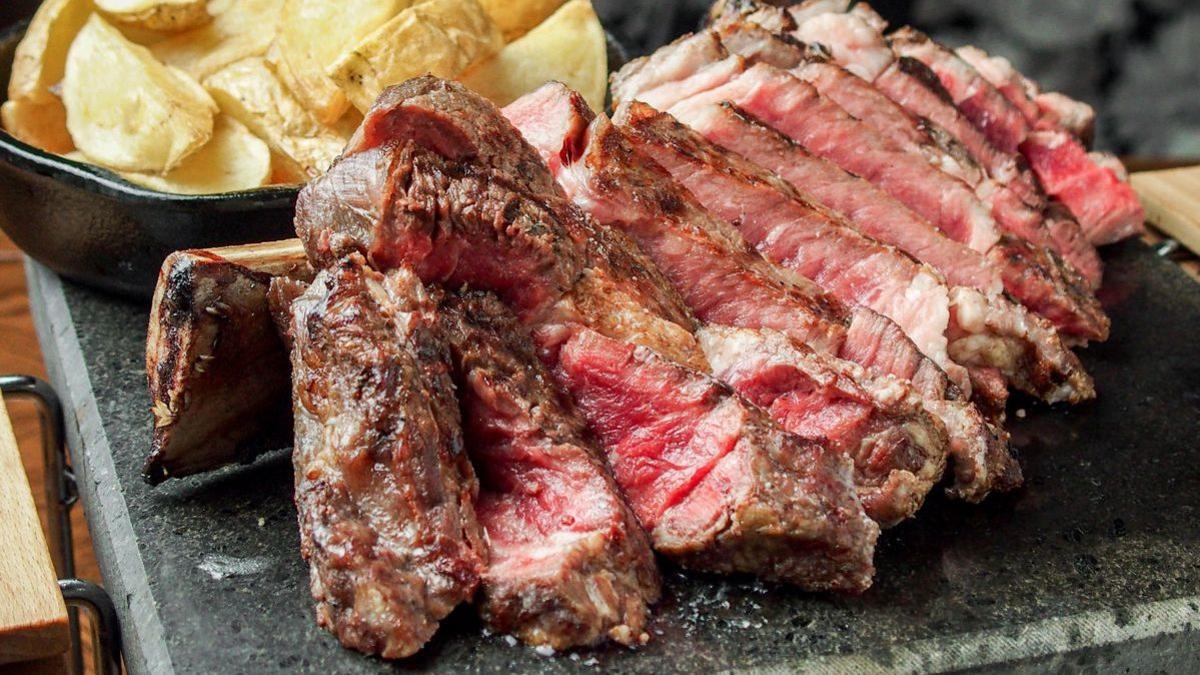 [Translate to Japonais:] Le bistro parisien Sacrée Fleur de Nihonbashi souffle sa 1ère bougie