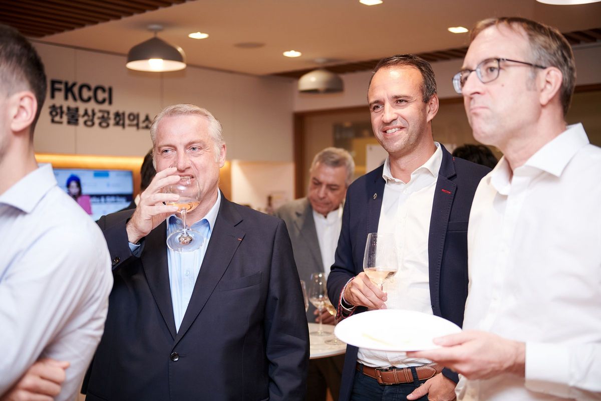 [Translate to Coréen:] Wine tasting, Wine, Red Wine, Les Grands Chais De France,  Networking, French Wine , MAsterclass, France, Korea, multicultiral