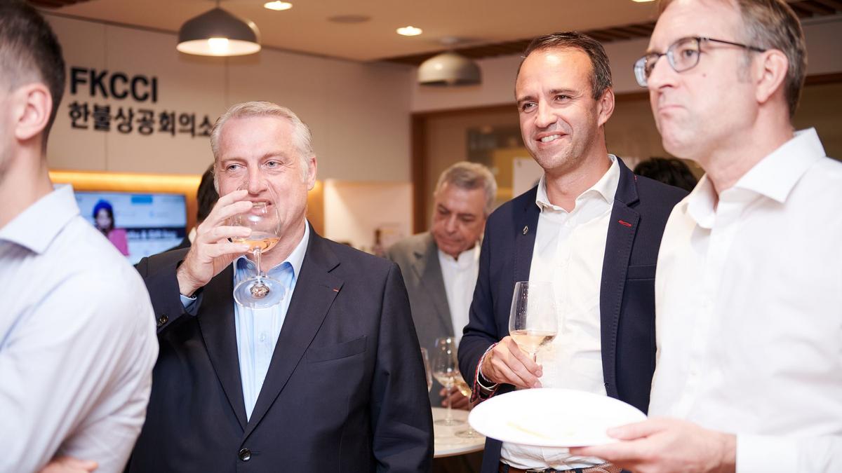 [Translate to Coréen:] Wine tasting, Wine, Red Wine, Les Grands Chais De France,  Networking, French Wine , MAsterclass, France, Korea, multicultiral